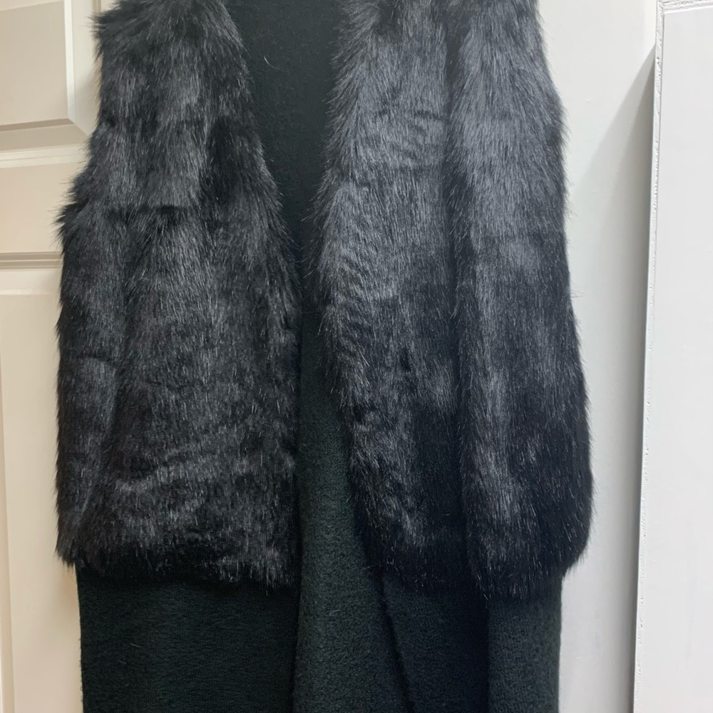 Super cute faux fur coat/jacket sleeveless